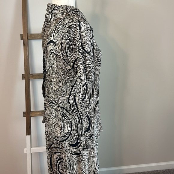 Elegant Black and Gray Swirl Mini Dress - Picture 2 of 2